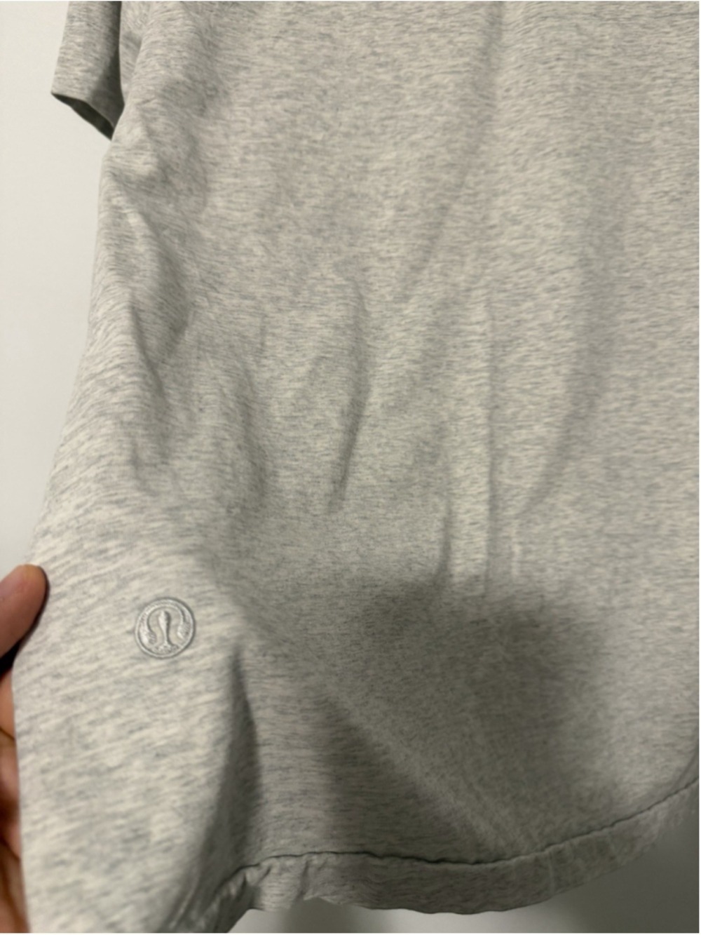Lululemon Women’s Heather Gray Short Sleeve Crew Neck Tee Shirt Size 6 cotton - Picture 4 of 4